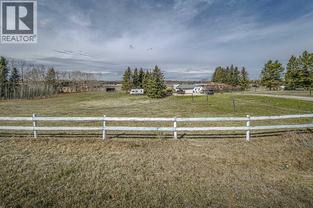 Photo 5 of 262057 Poplar Hill Drive, Rural Rocky View County AB