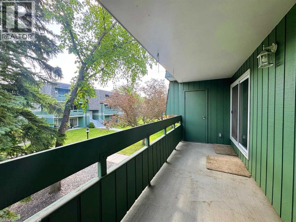 Single Family House for Sale in   Southampton Drive SW Southwood Calgary 