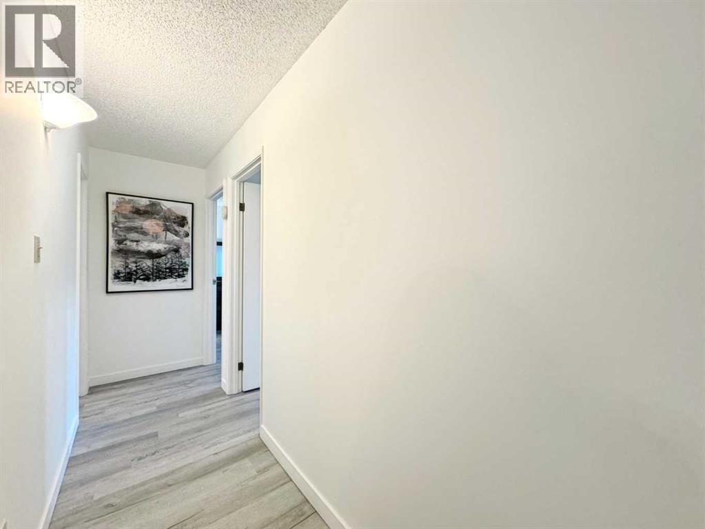 Single Family House for Sale in   Southampton Drive SW Southwood Calgary 