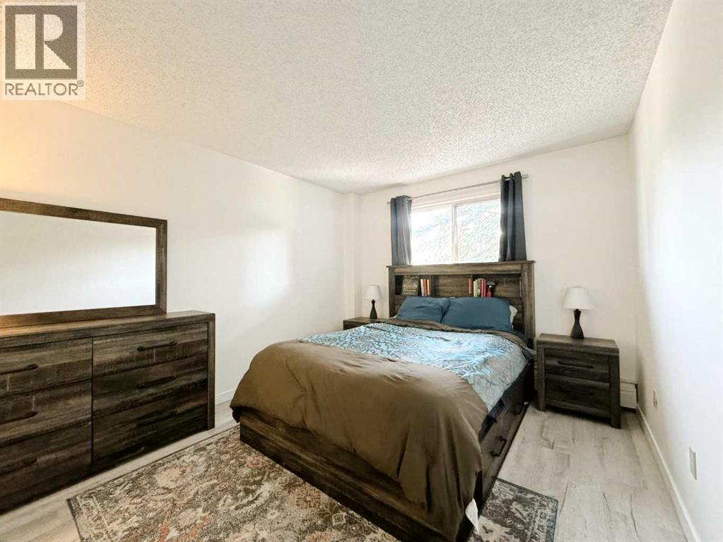 Single Family House for Sale in   Southampton Drive SW Southwood Calgary 