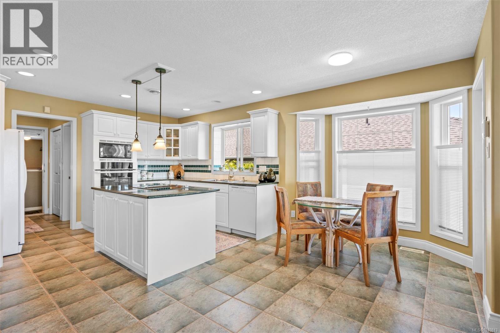 Photo 21 of 514 Country Club Dr, Qualicum Beach BC