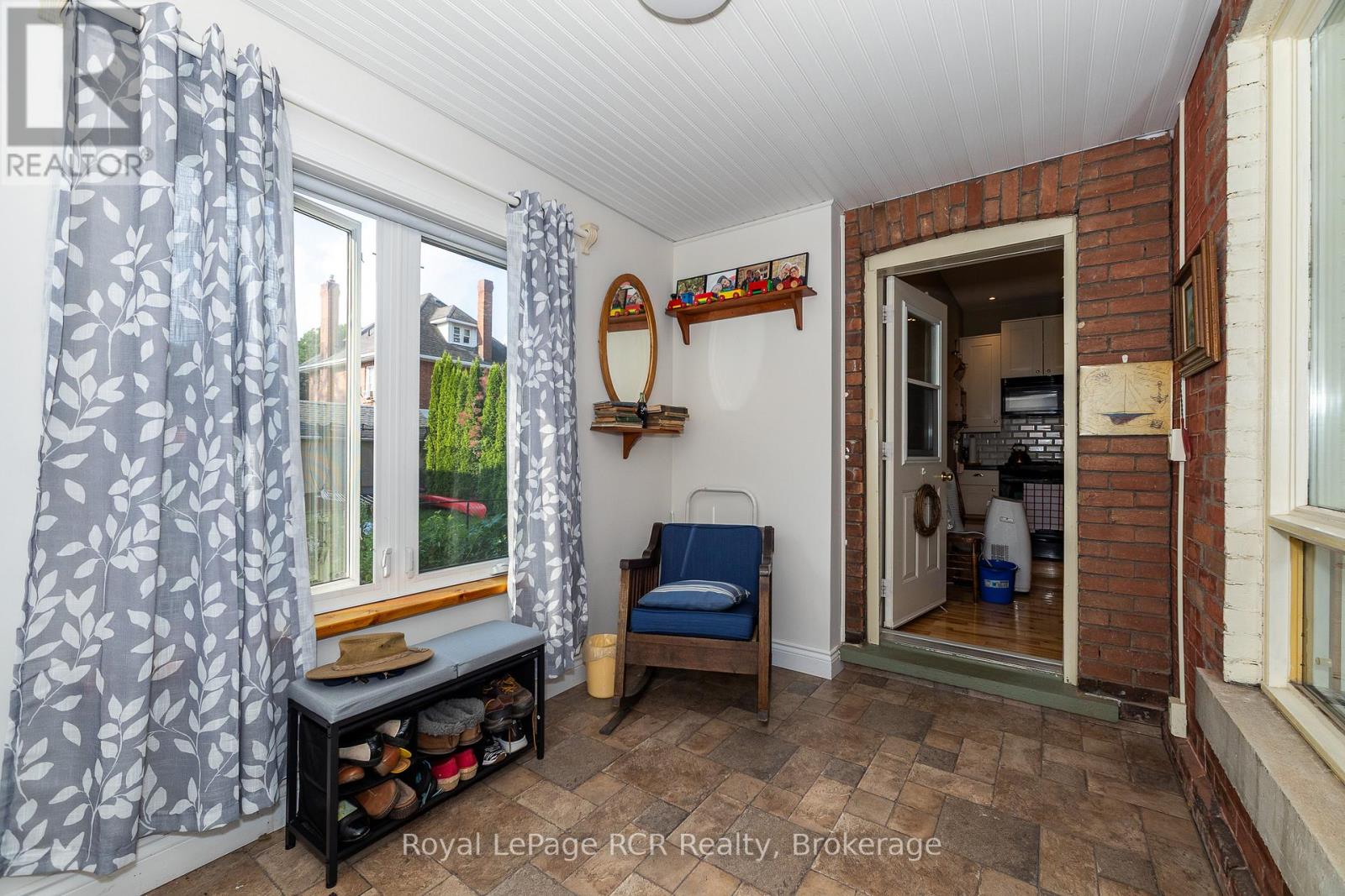 Photo 20 of 626 3rd Avenue E, Owen Sound ON