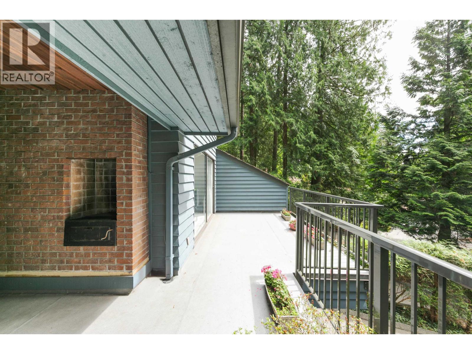 Photo 4 of 856 Frederick Road, North Vancouver BC