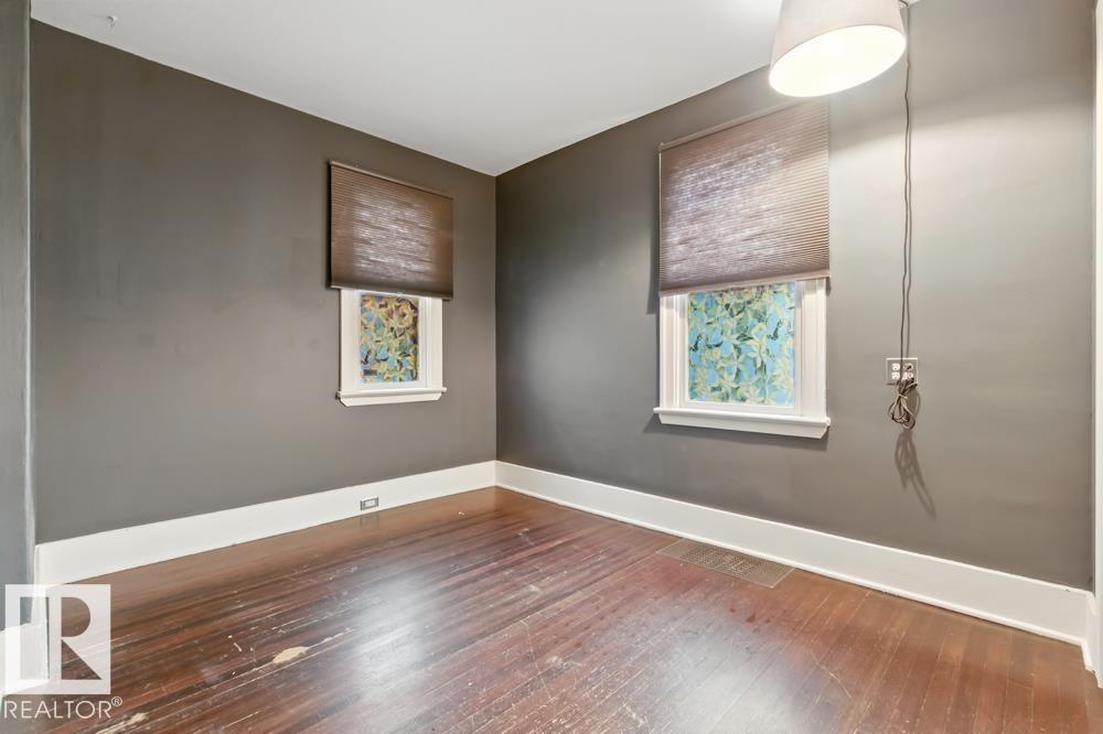 Photo 5 of 10428 76 Av Nw, Edmonton AB