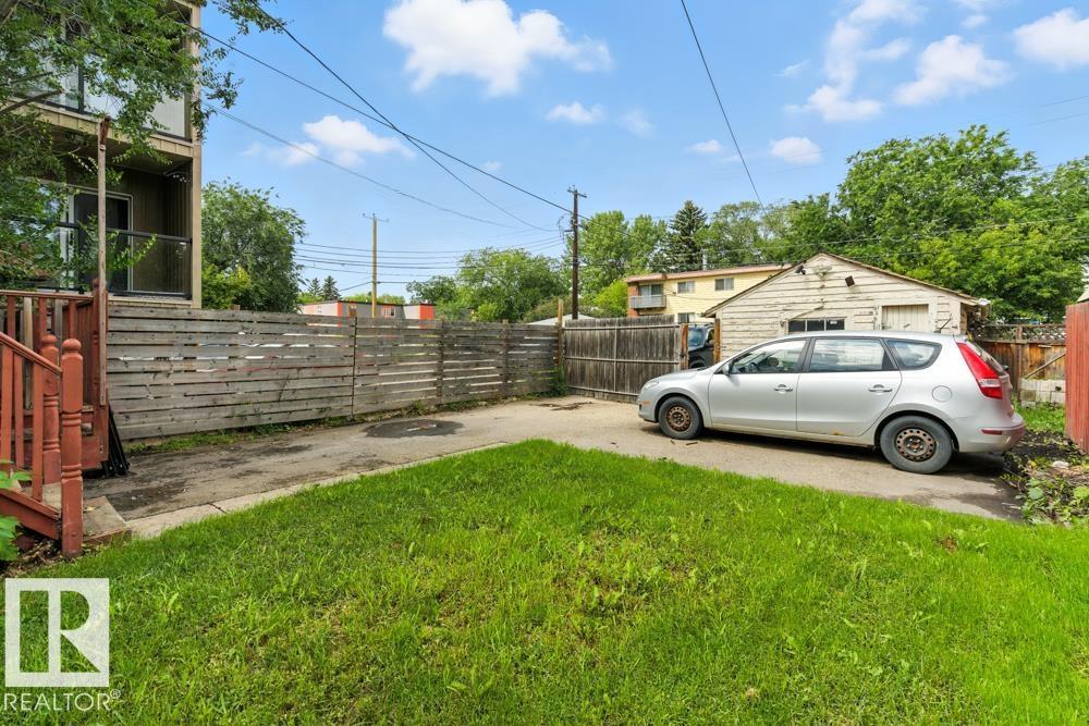 Photo 8 of 10428 76 Av Nw, Edmonton AB