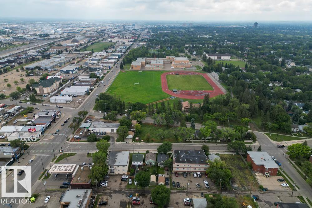 Photo 2 of 10428 76 Av Nw, Edmonton AB