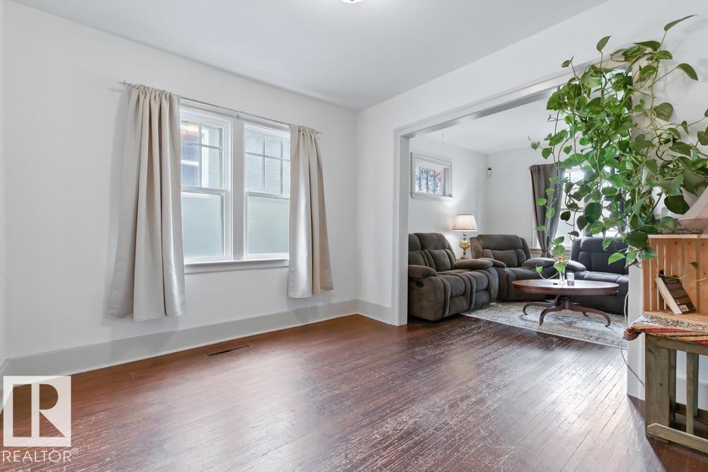 Photo 20 of 10428 76 Av Nw, Edmonton AB