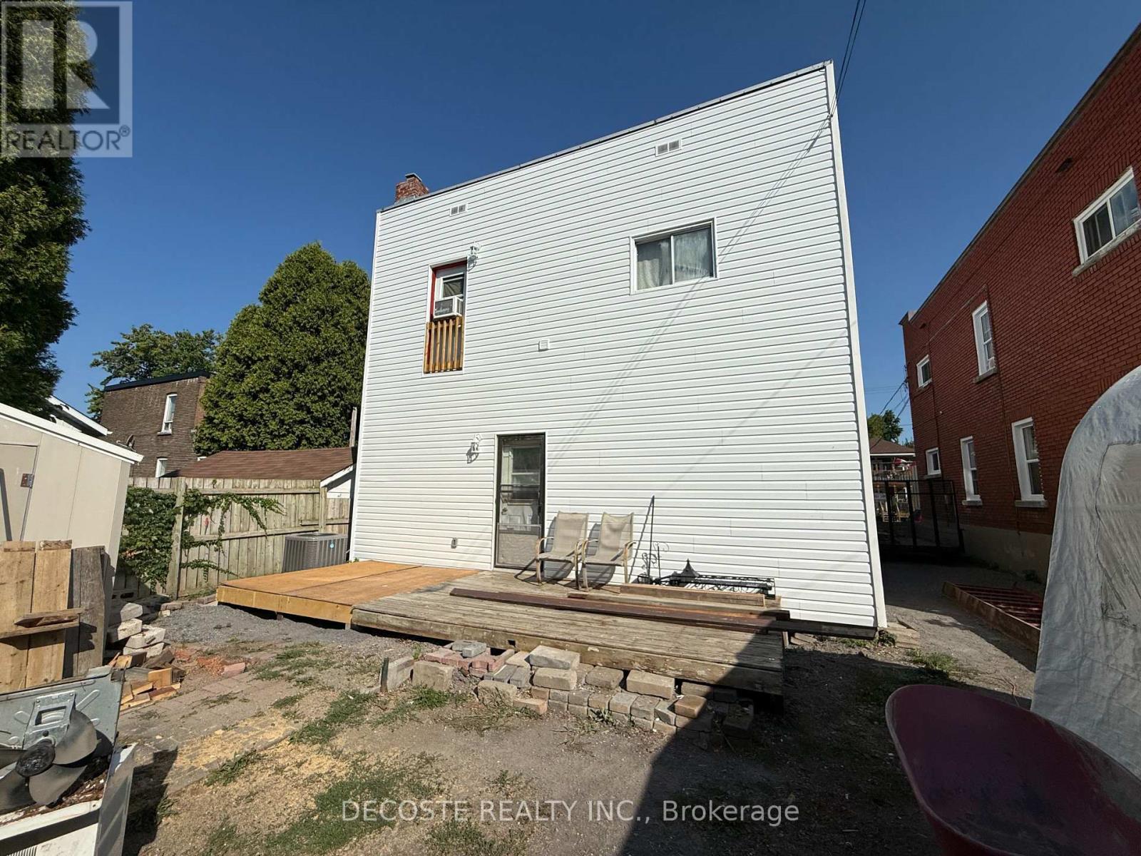 Photo 2 of 703 705 First Street E, Cornwall ON