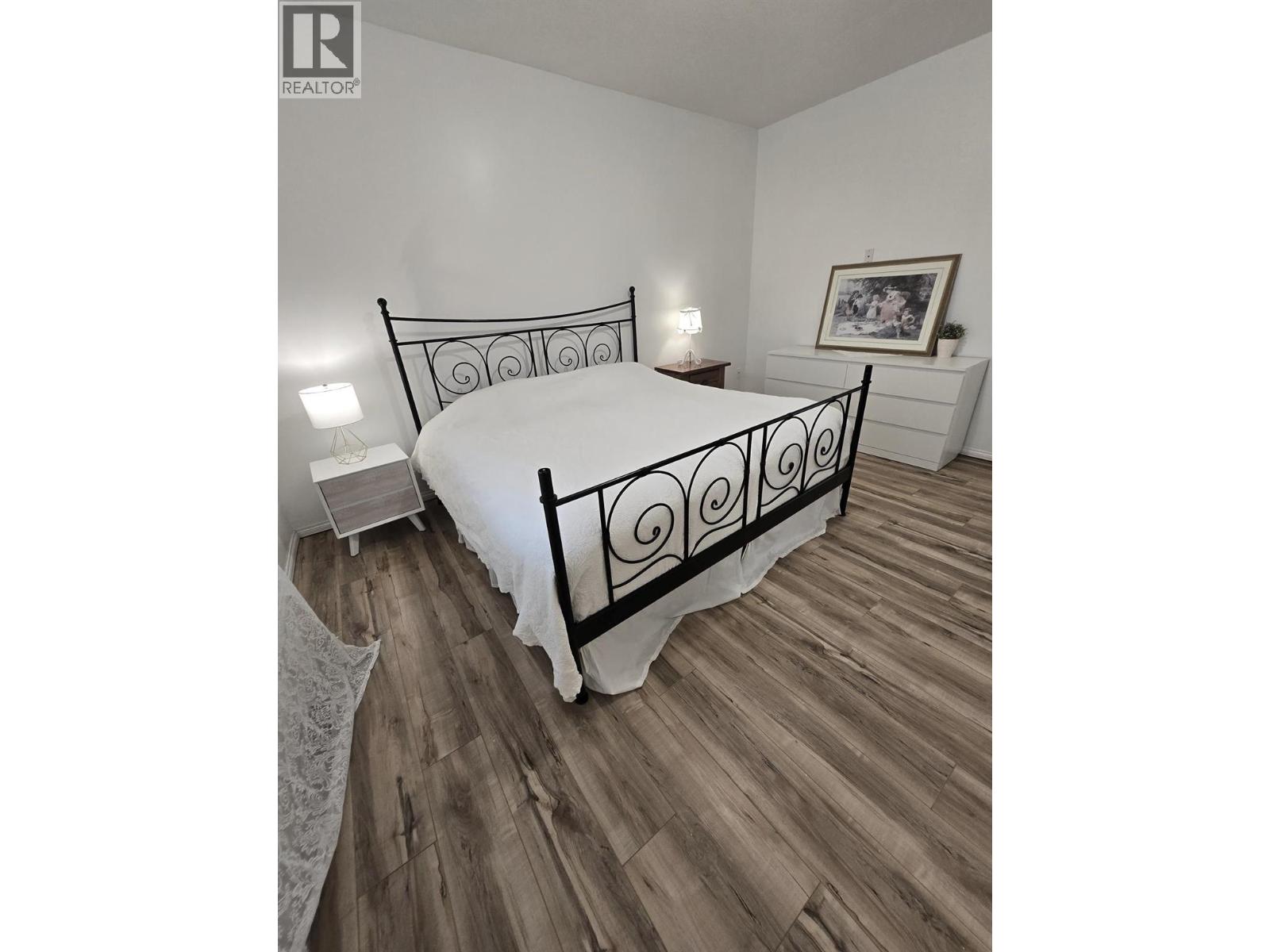 Photo 4 of 5203 Lebell Road, Farmington BC