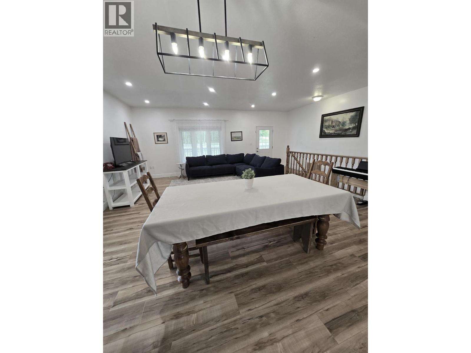 Photo 15 of 5203 Lebell Road, Farmington BC