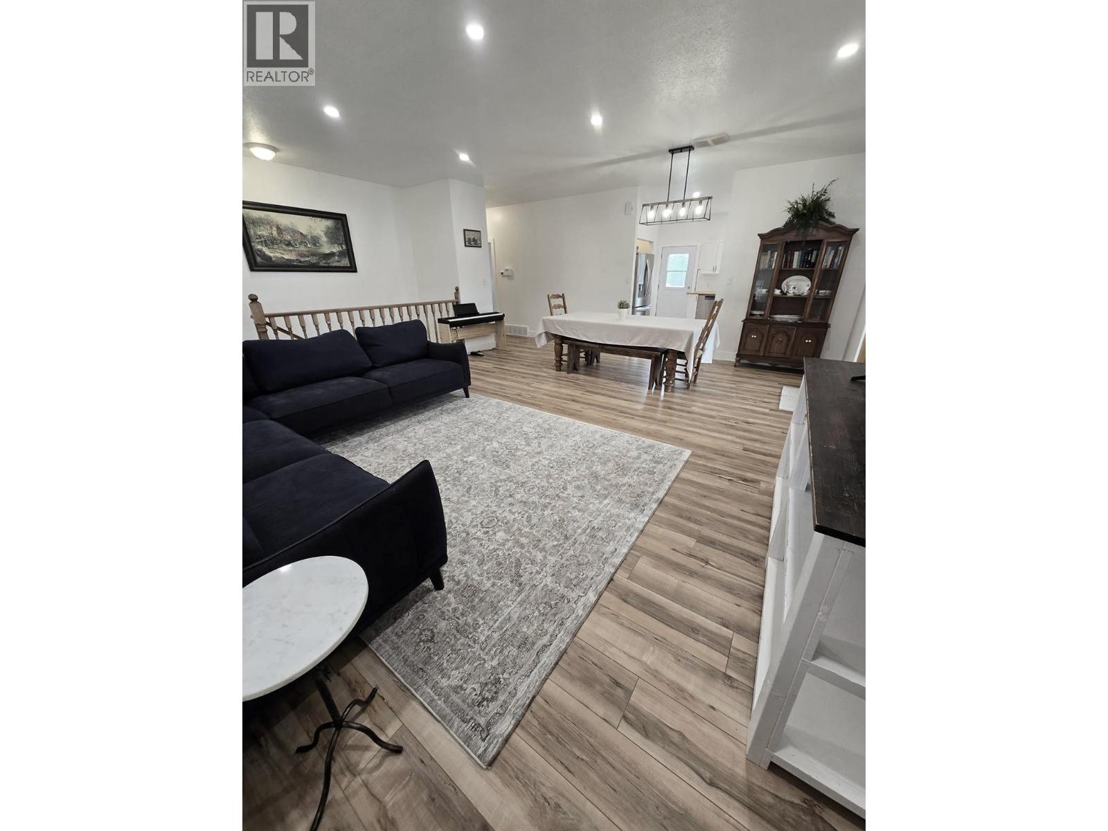 Photo 10 of 5203 Lebell Road, Farmington BC