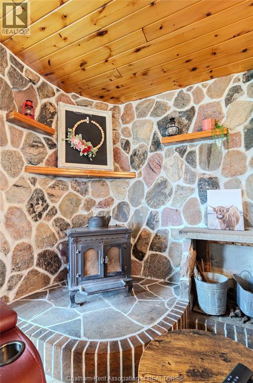 Photo 23 of 424 Gregory Drive East, Chatham ON