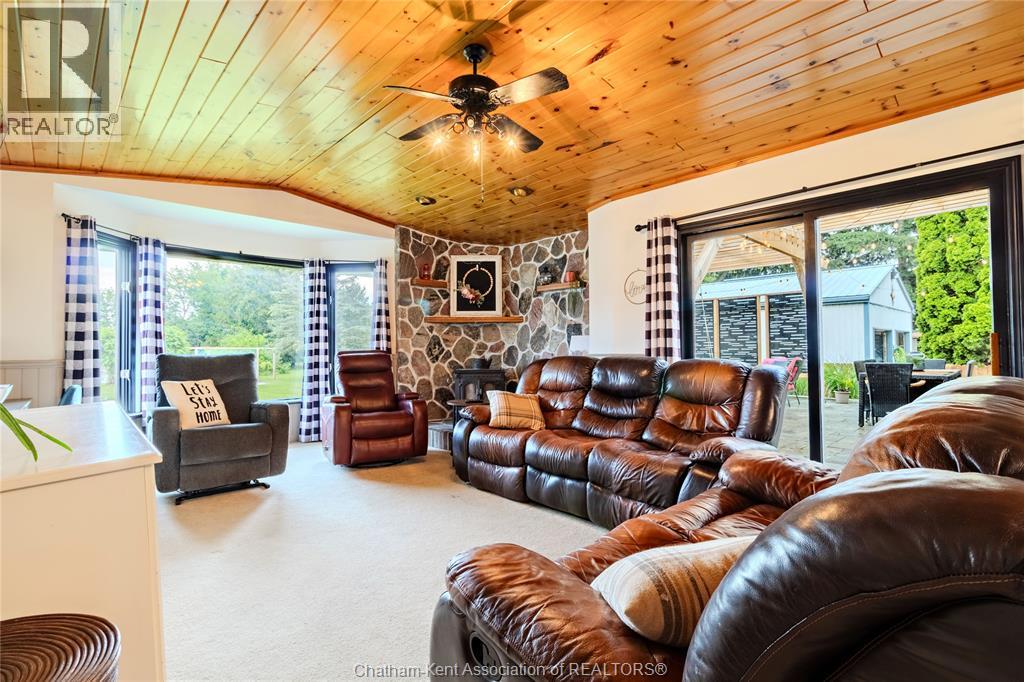 Photo 42 of 424 Gregory Drive East, Chatham ON