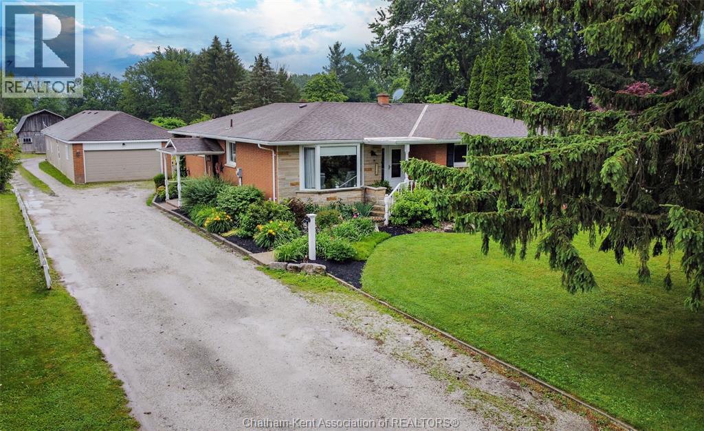 Photo 37 of 424 Gregory Drive East, Chatham ON