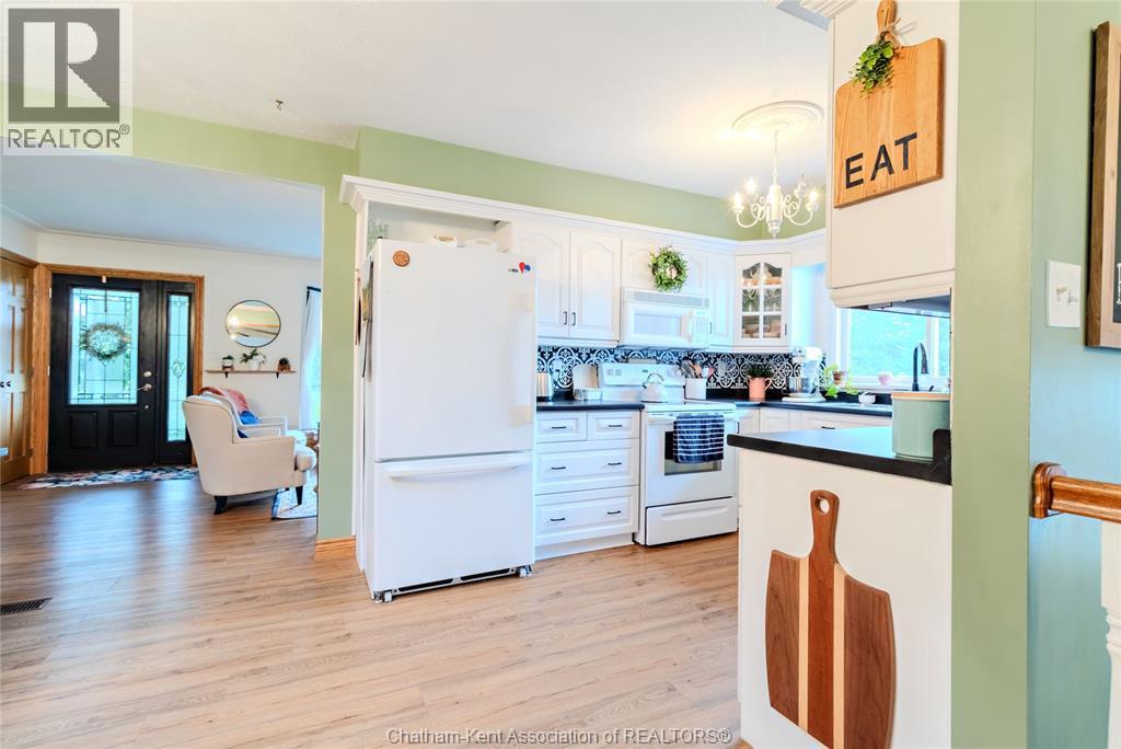 Photo 43 of 424 Gregory Drive East, Chatham ON