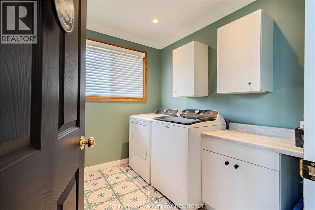 Photo 15 of 424 Gregory Drive East, Chatham ON