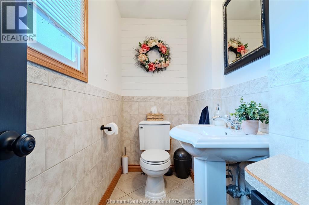 Photo 28 of 424 Gregory Drive East, Chatham ON