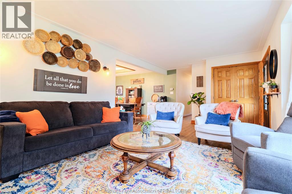 Photo 31 of 424 Gregory Drive East, Chatham ON
