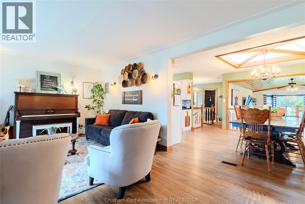 Photo 39 of 424 Gregory Drive East, Chatham ON