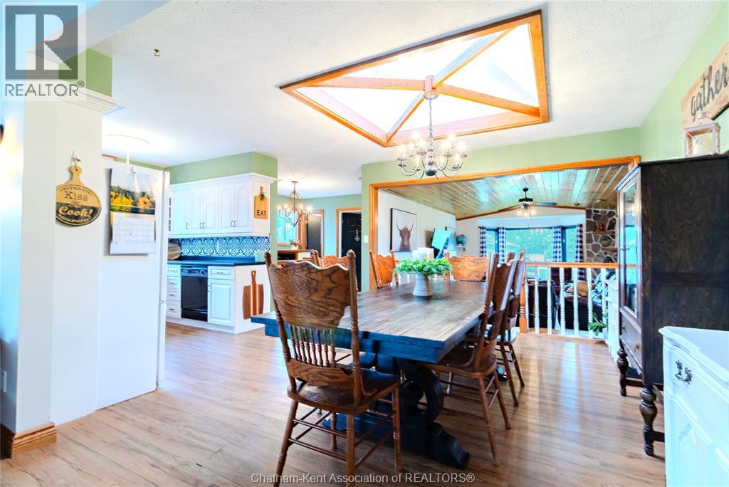 Photo 34 of 424 Gregory Drive East, Chatham ON