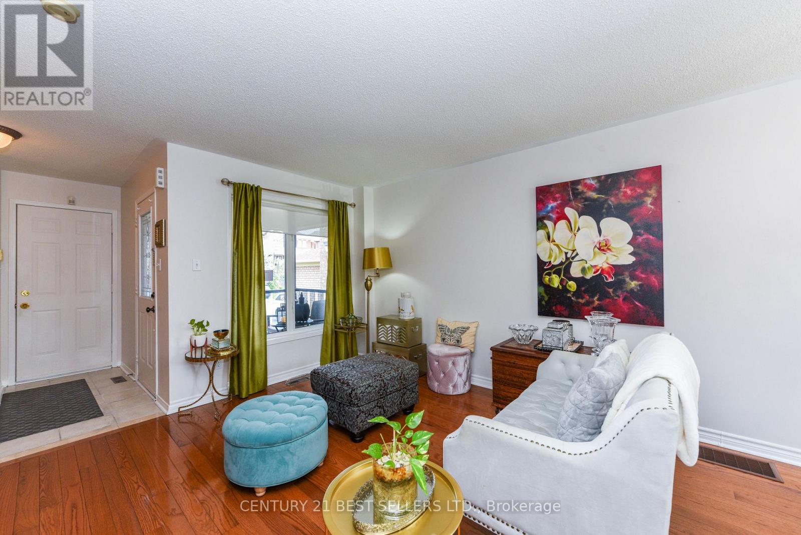 Photo 2 of 380 Wildgrass Road, Mississauga ON