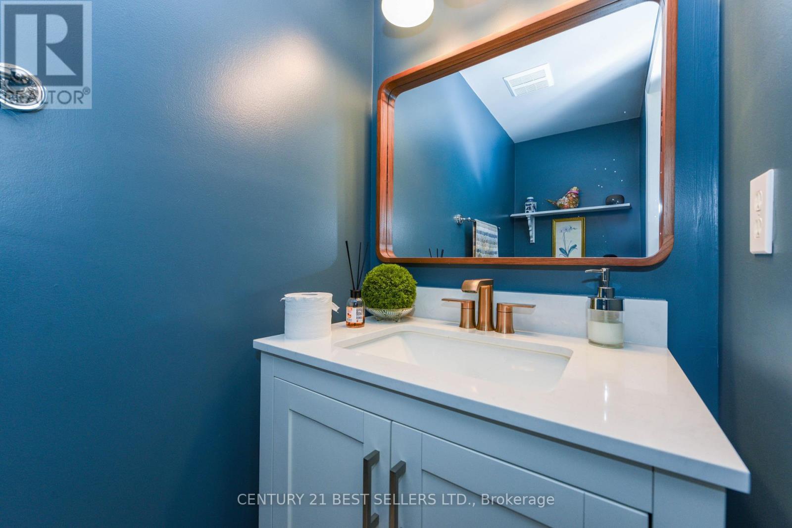 Photo 47 of 380 Wildgrass Road, Mississauga ON