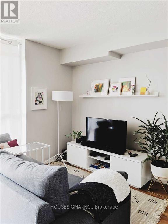 Photo 3 of 1309 38 Joe Shuster Way, Toronto ON