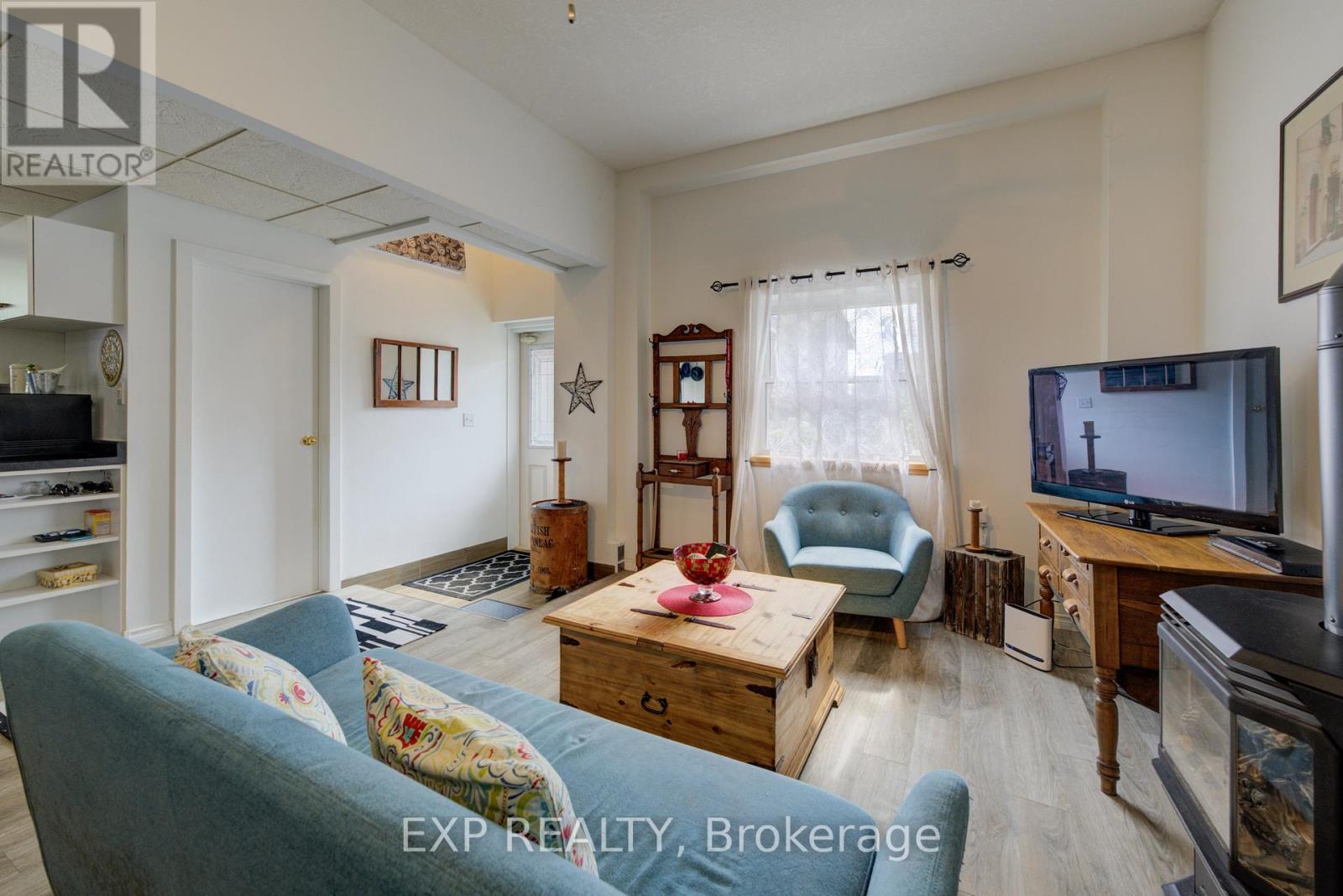 Photo 13 of 110 Surrey Street E, Guelph ON