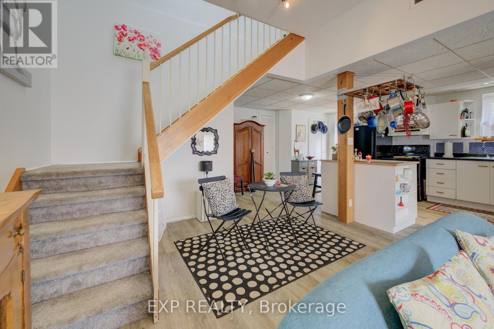 Photo 16 of 110 Surrey Street E, Guelph ON
