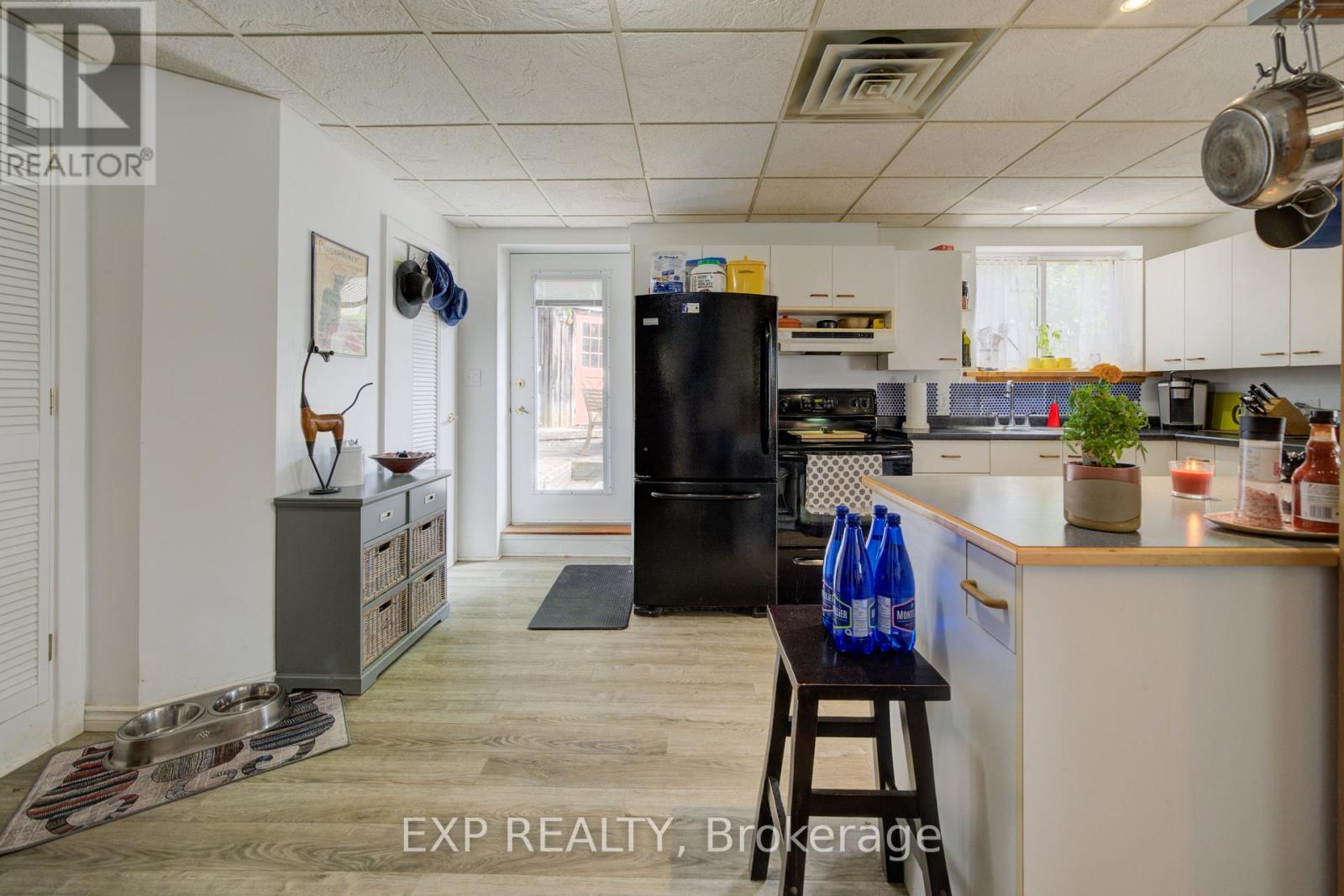 Photo 20 of 110 Surrey Street E, Guelph ON