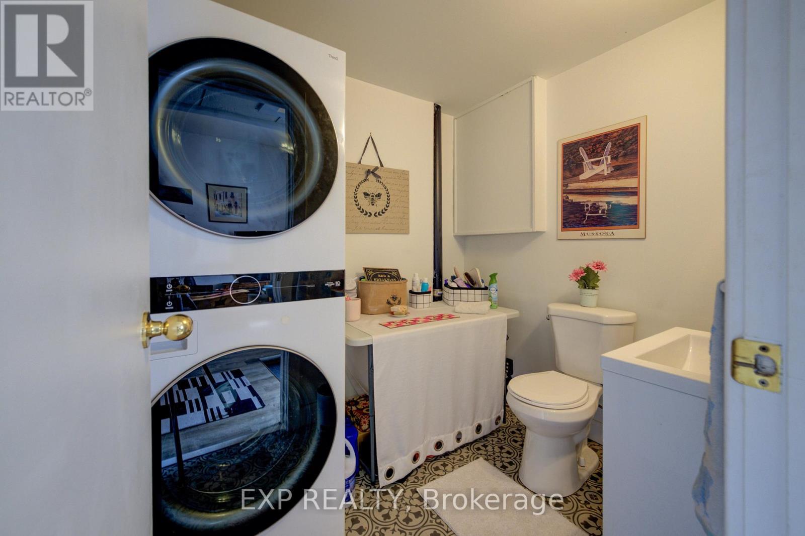 Photo 25 of 110 Surrey Street E, Guelph ON