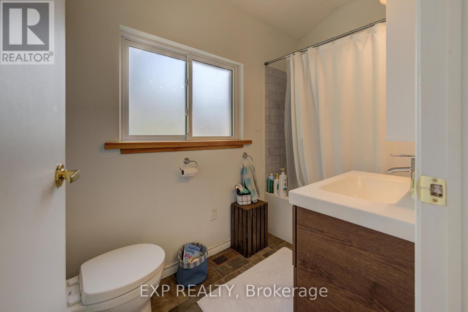 Photo 30 of 110 Surrey Street E, Guelph ON