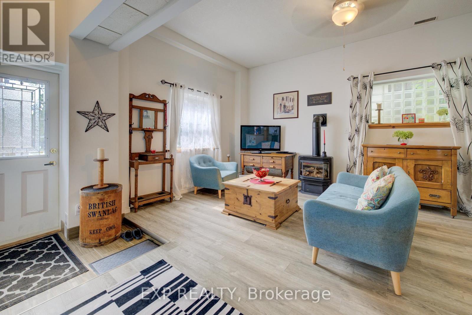 Photo 7 of 110 Surrey Street E, Guelph ON