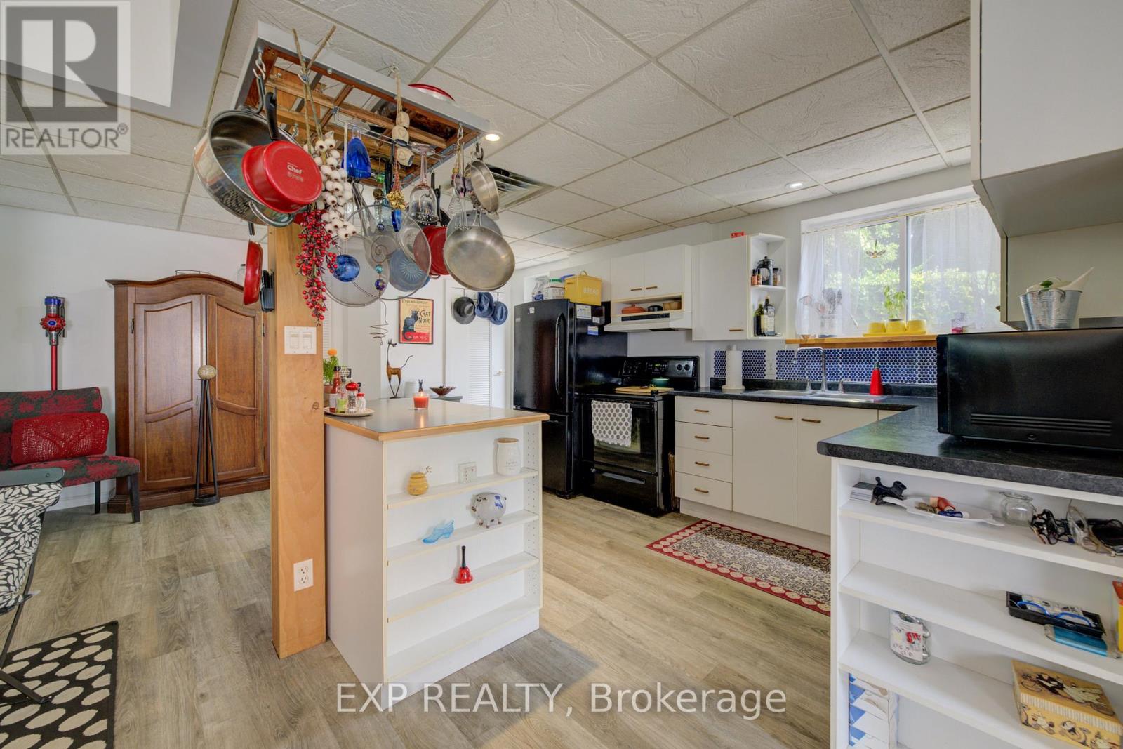 Photo 8 of 110 Surrey Street E, Guelph ON