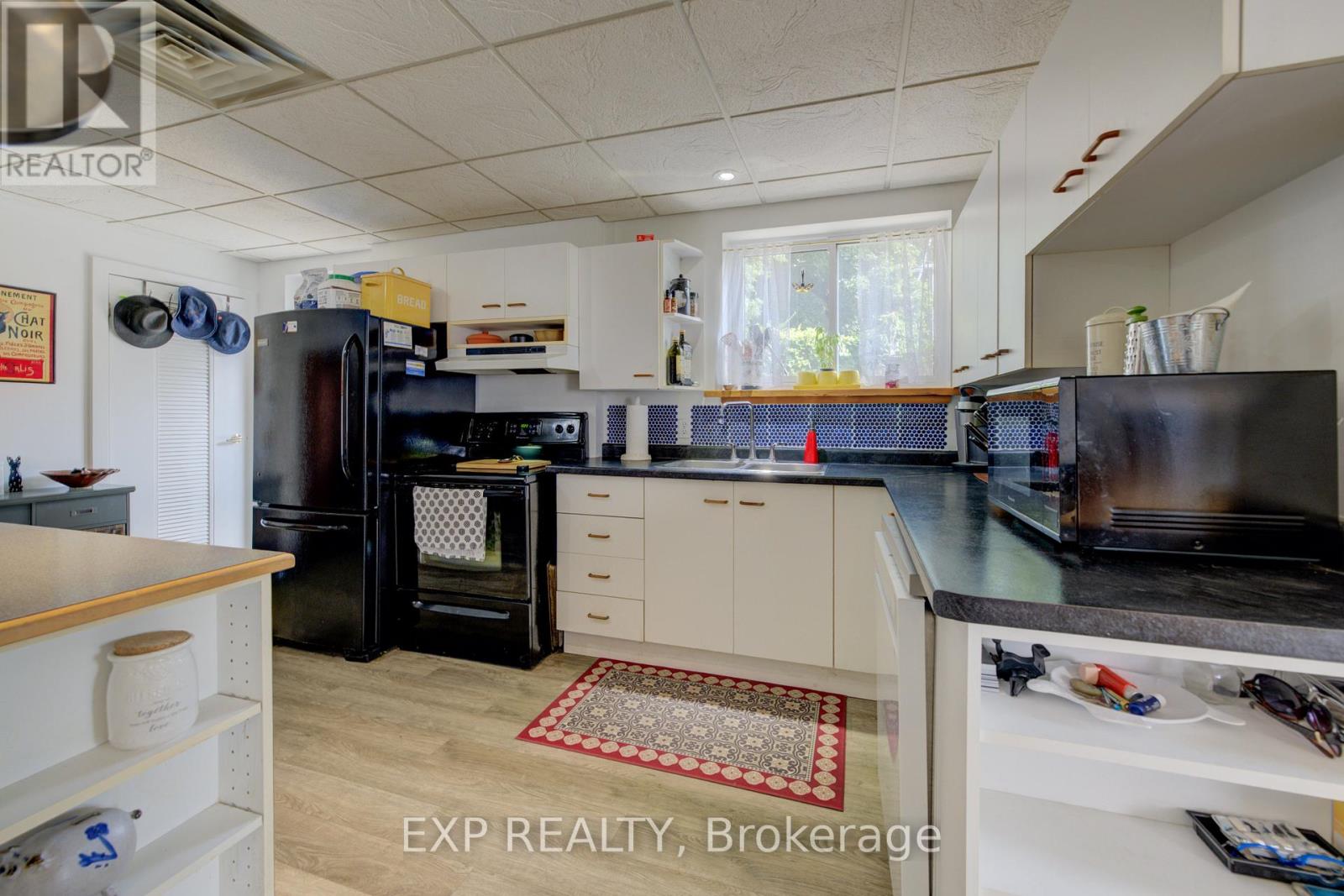 Photo 9 of 110 Surrey Street E, Guelph ON