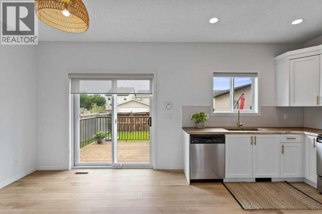 Single Family House for Sale in  New Brighton Park SE New Brighton Calgary 