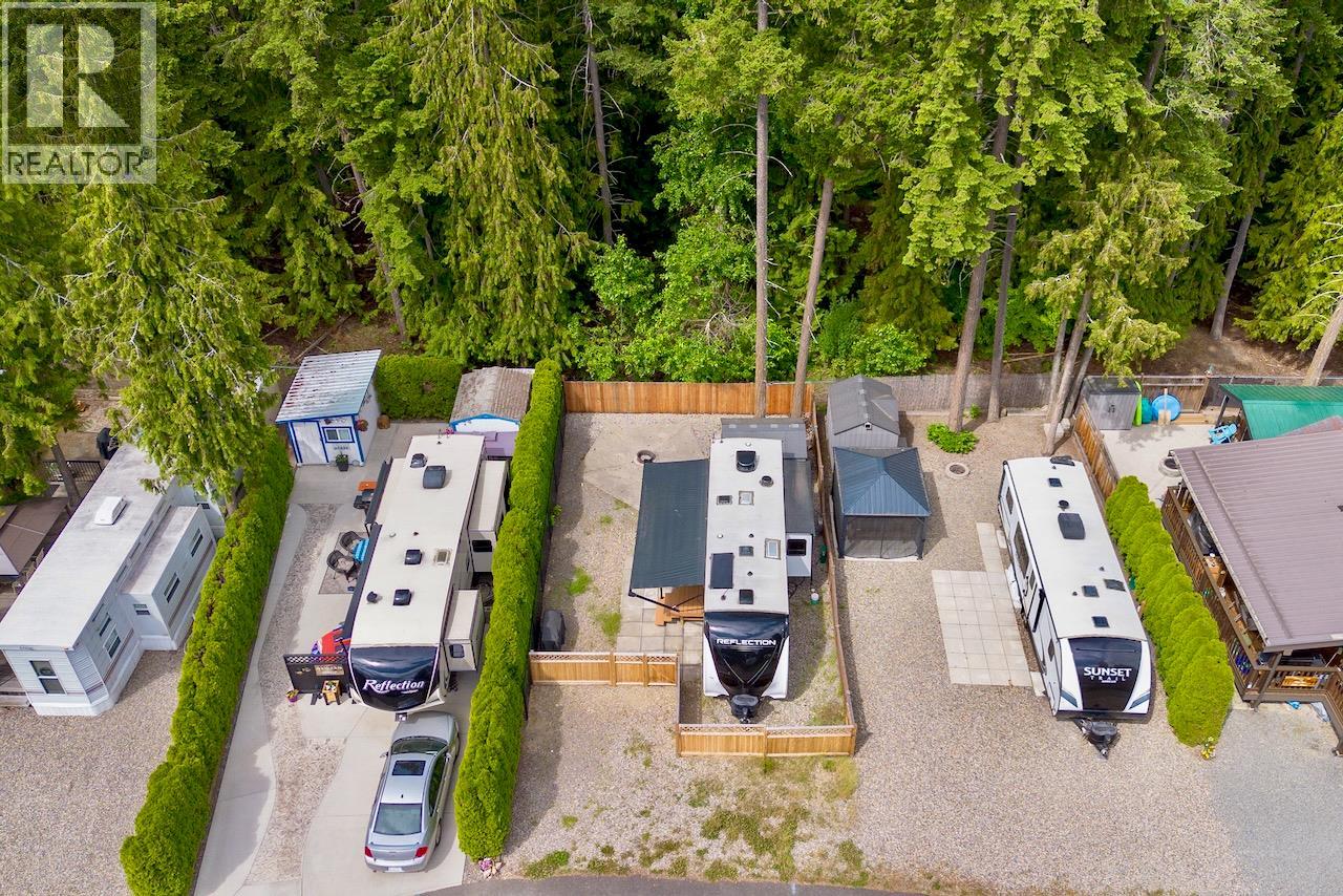 20 1131 Pine Grove Road, Scotch Creek
