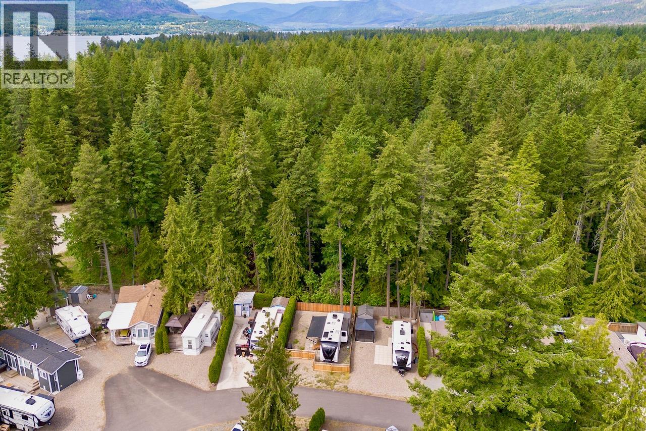 20 1131 Pine Grove Road, Scotch Creek