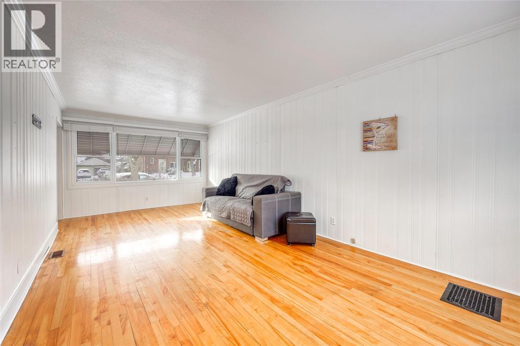Photo 1 of 360 East Street North, Sarnia ON
