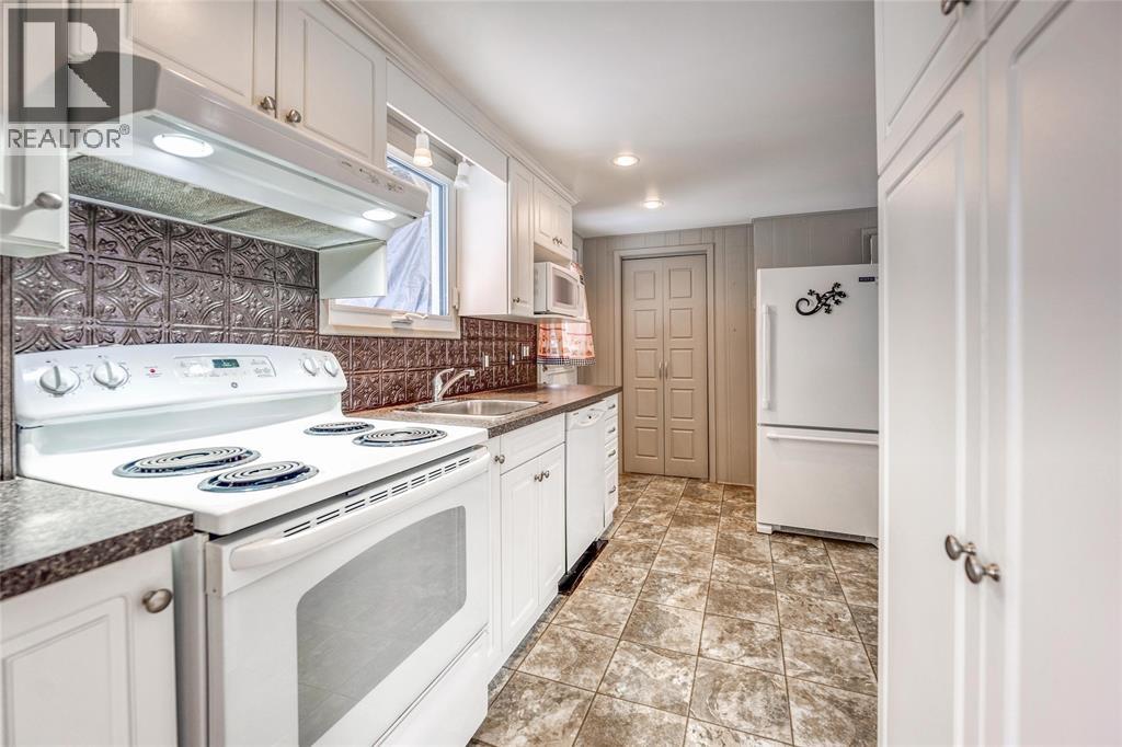 Photo 24 of 360 East Street North, Sarnia ON