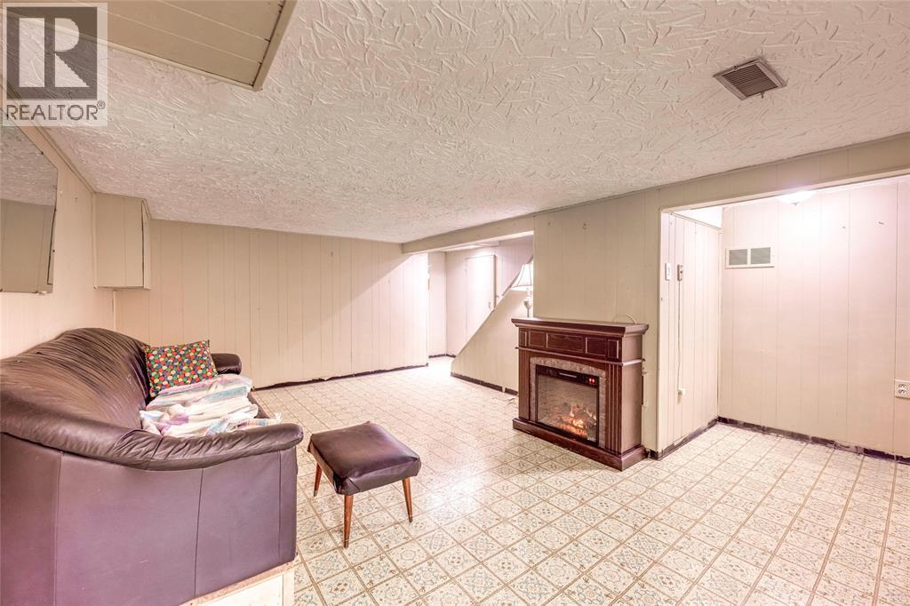 Photo 9 of 360 East Street North, Sarnia ON