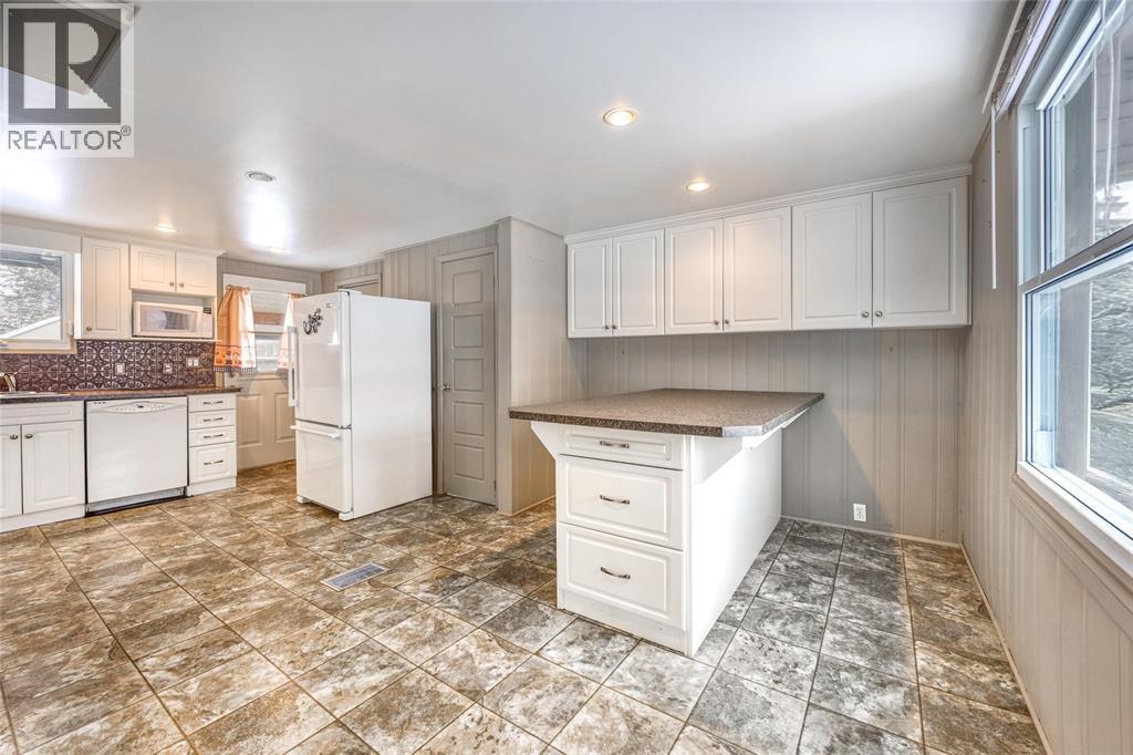 Photo 13 of 360 East Street North, Sarnia ON