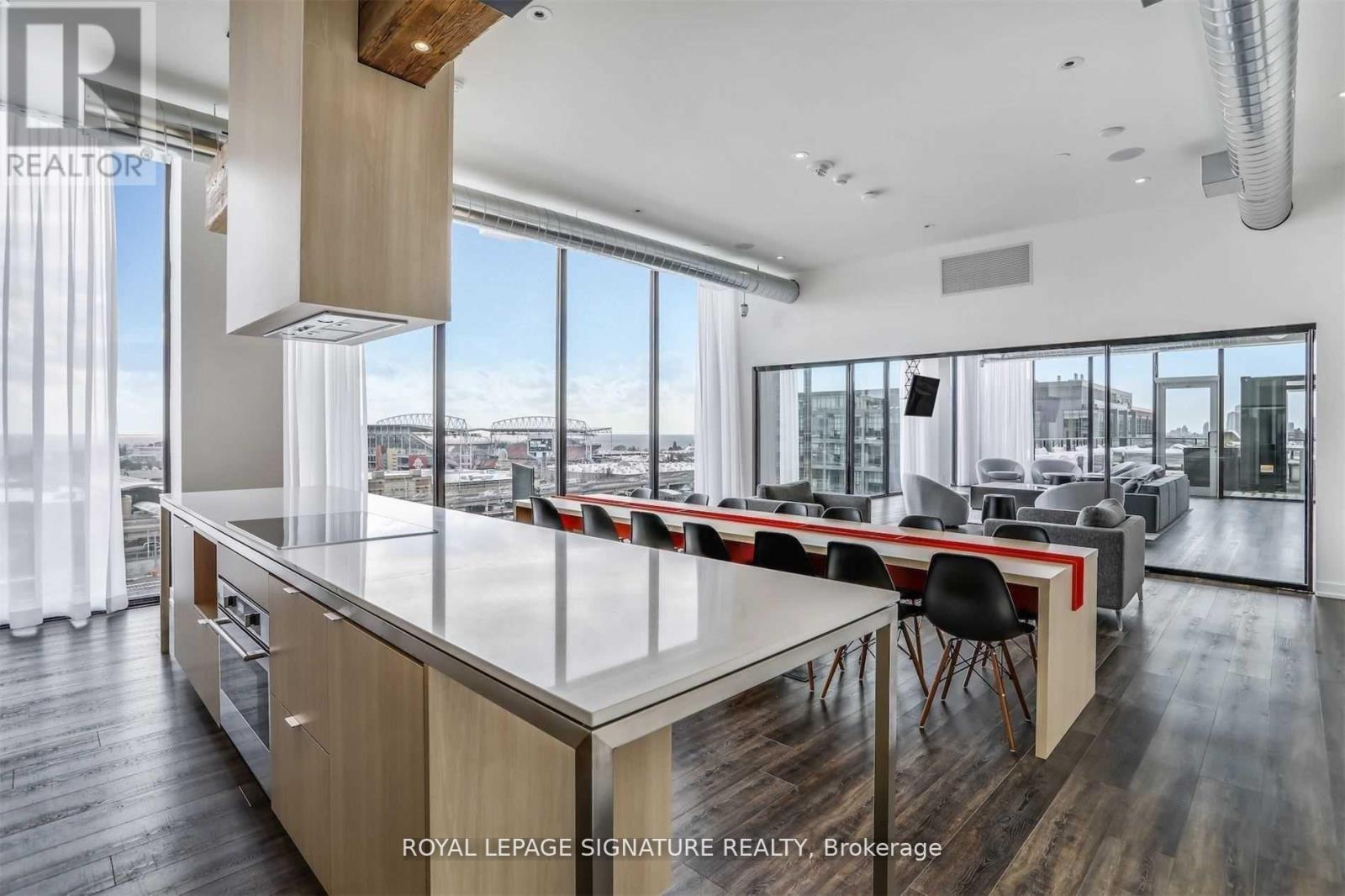Photo 14 of 1005 135 East Liberty Street, Toronto ON