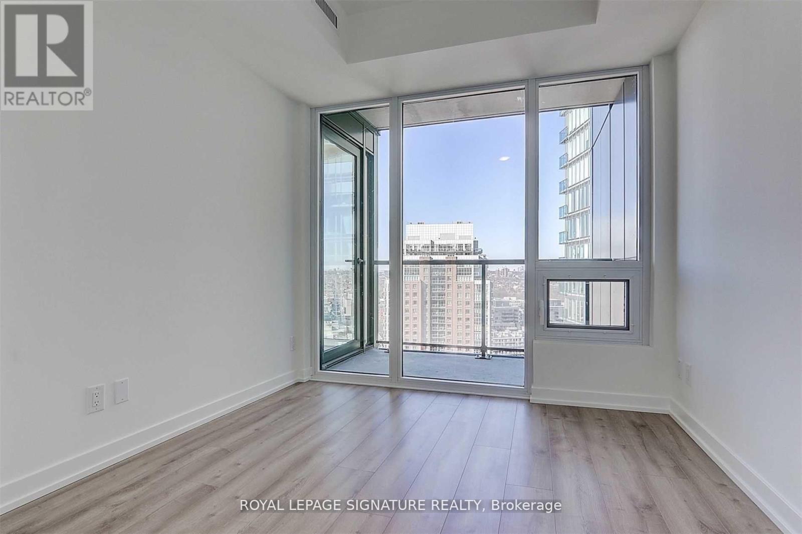 Photo 3 of 1005 135 East Liberty Street, Toronto ON