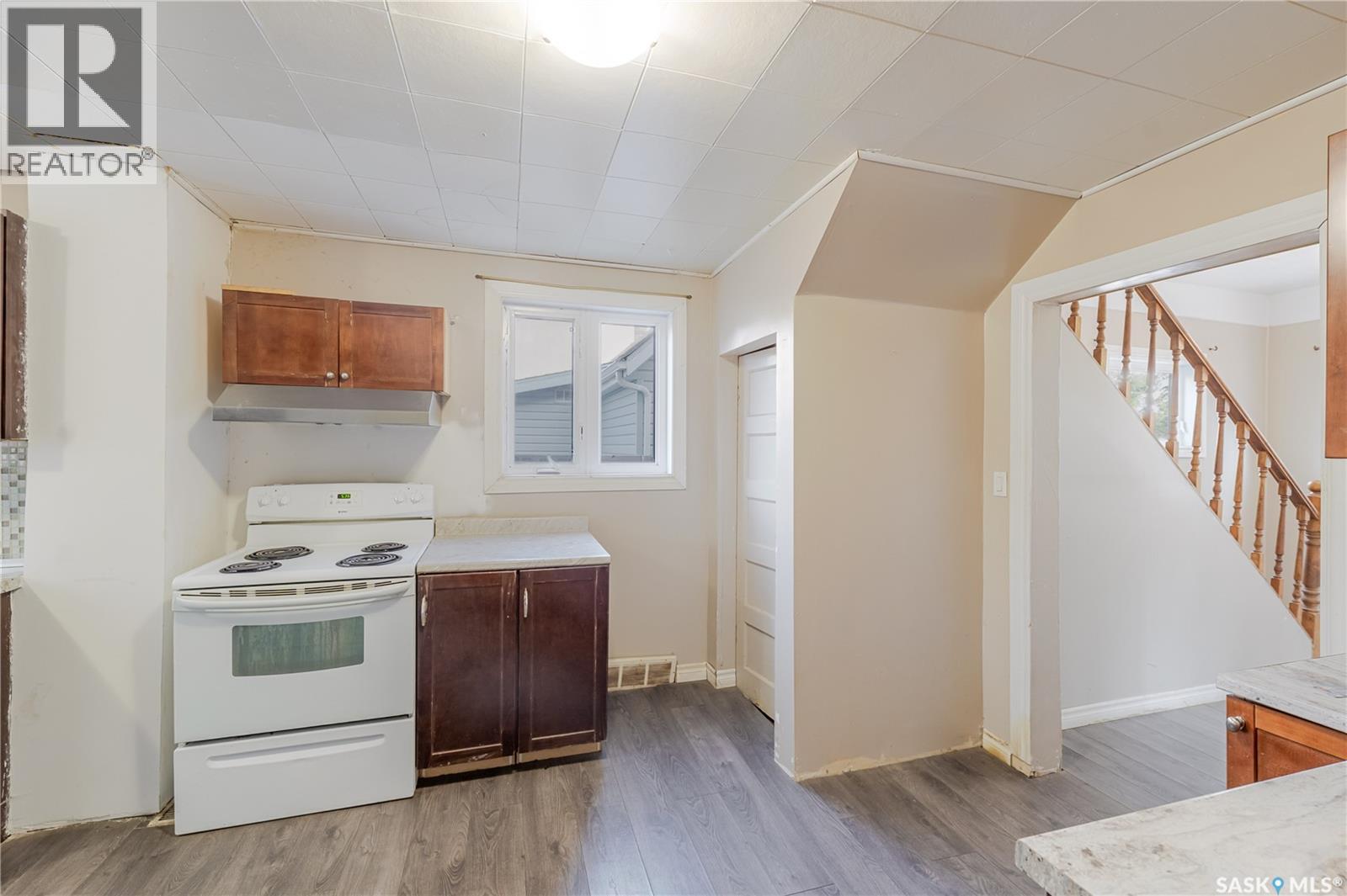 Photo 32 of 946 Stadacona Street W, Moose Jaw SK