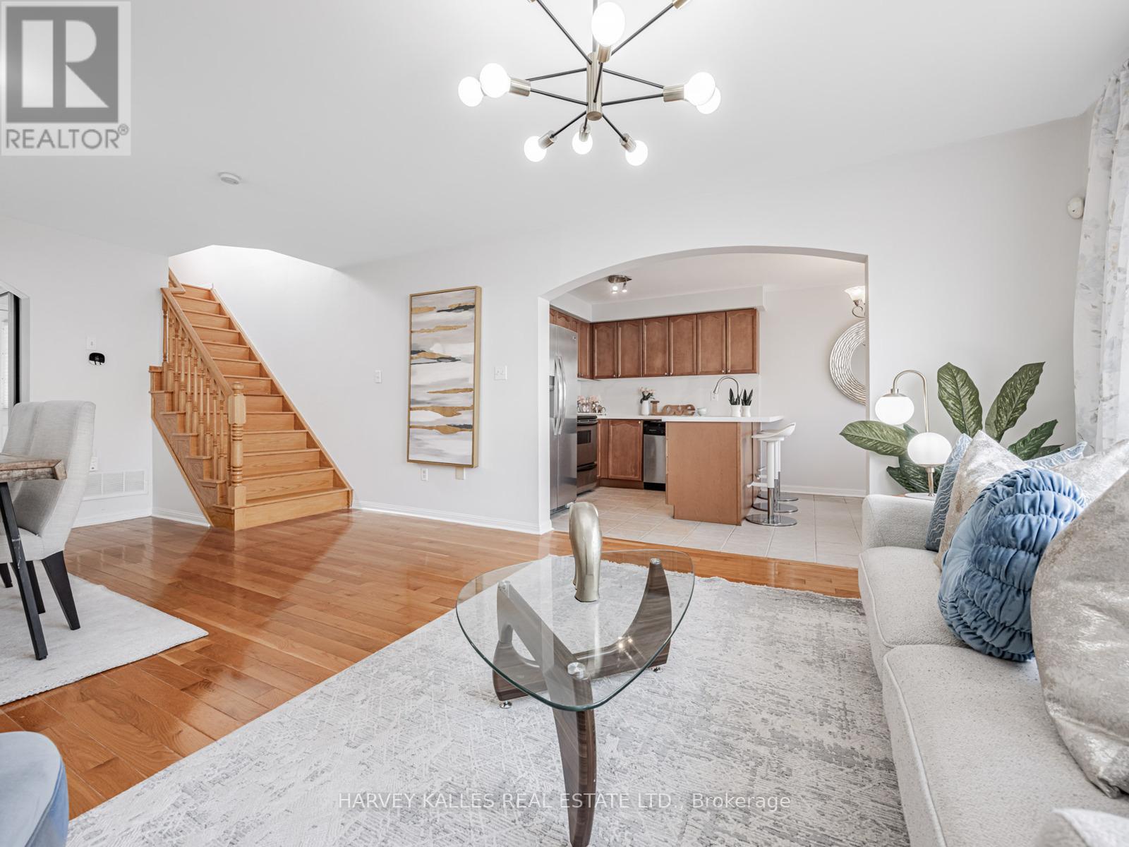 Photo 10 of 9 Bobcat Terrace, Toronto ON