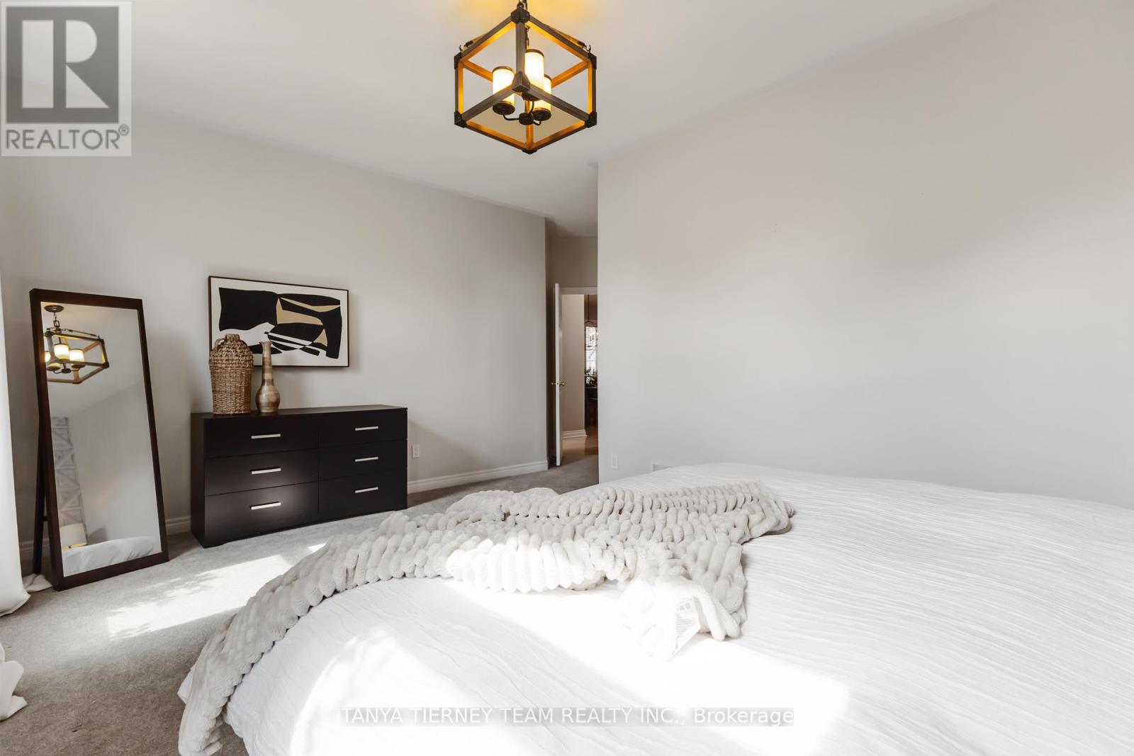 Photo 31 of 26 Wilshire Drive, Whitby ON
