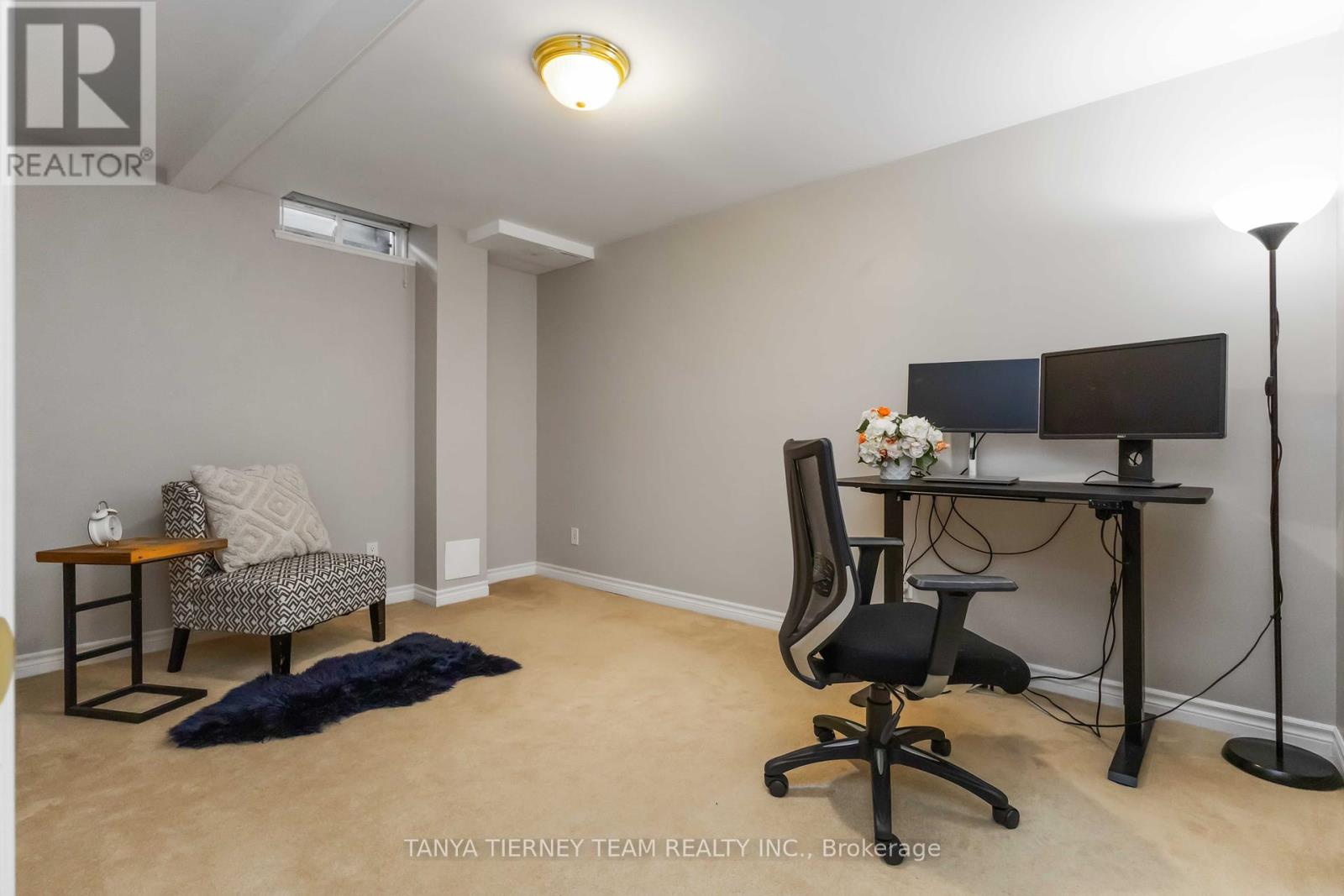 Photo 9 of 26 Wilshire Drive, Whitby ON