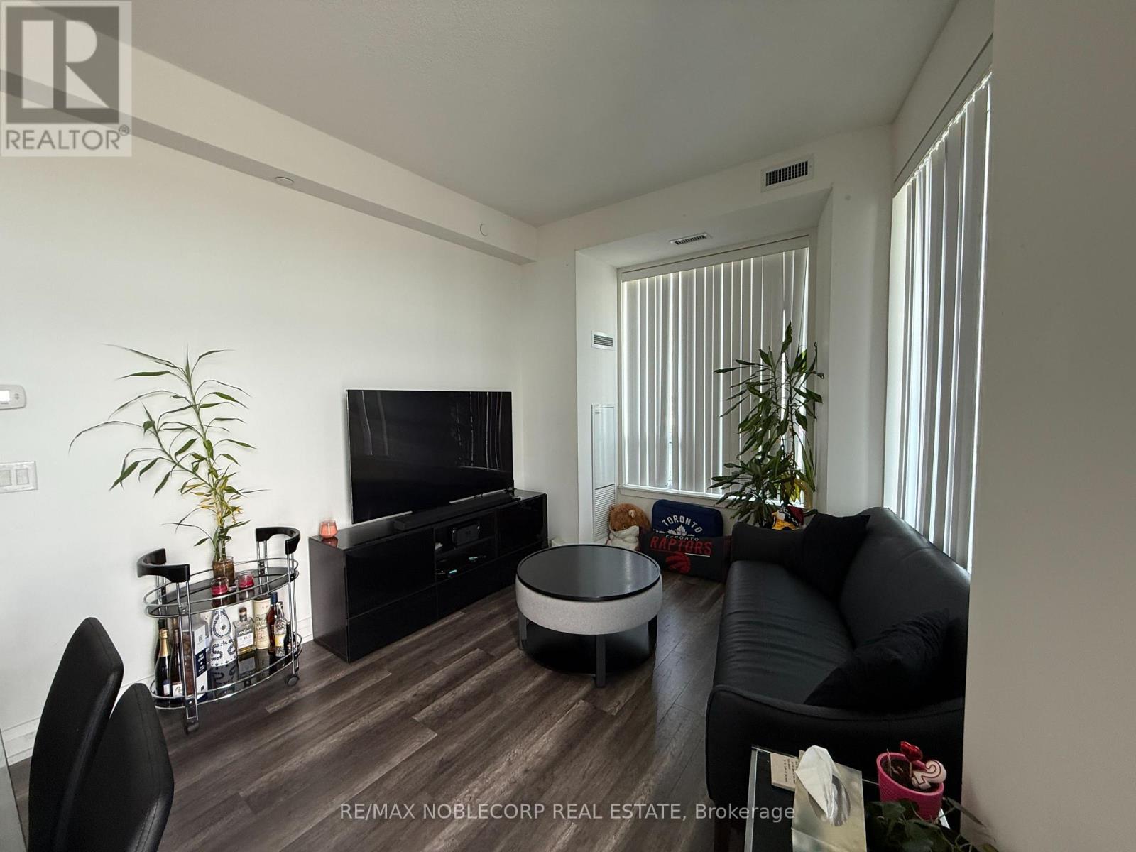 Photo 41 of 317 3600 Highway 7 W, Vaughan ON