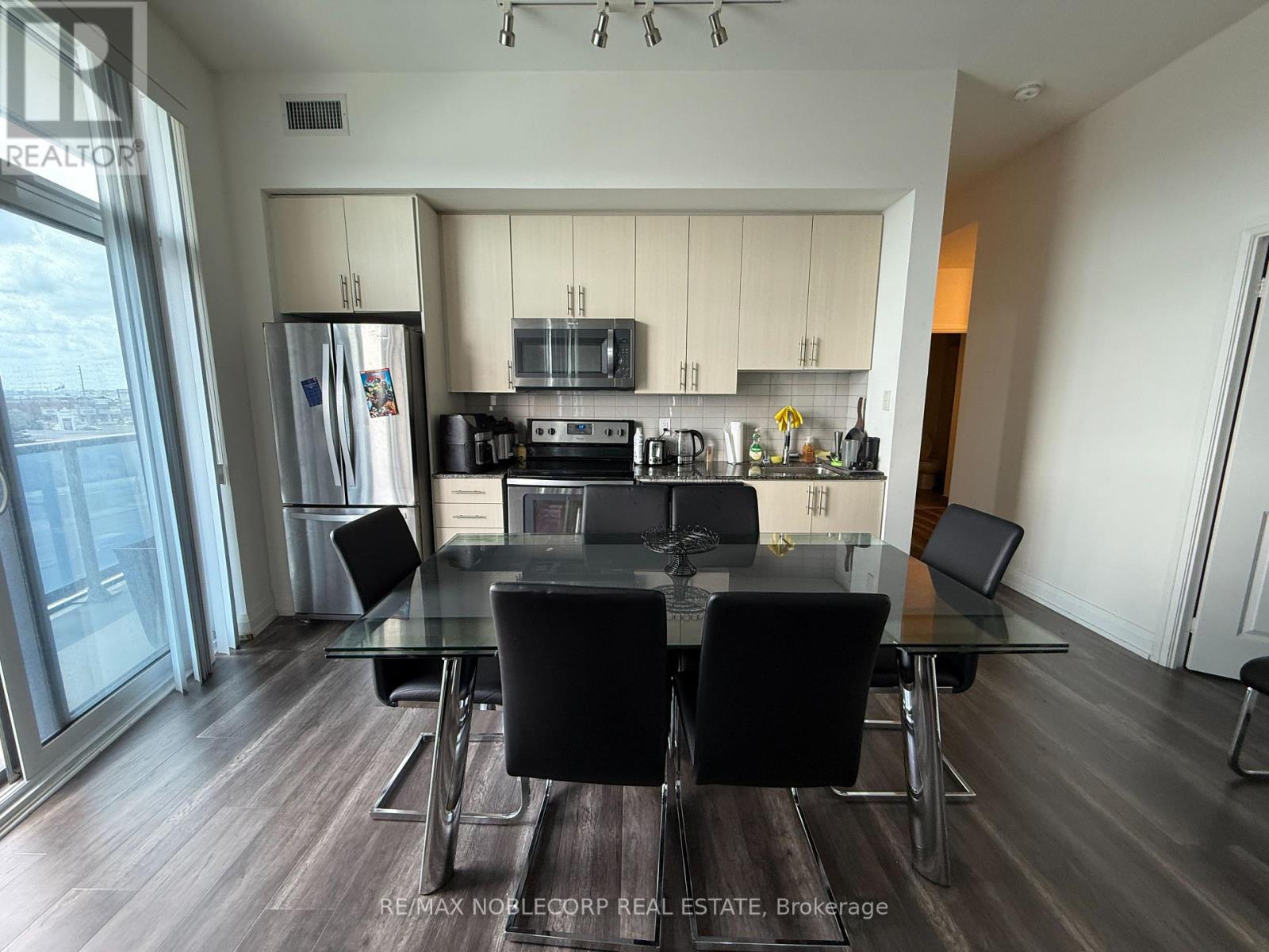 Photo 36 of 317 3600 Highway 7 W, Vaughan ON